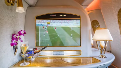 《扬-迪奥曼德加盟顶级经纪团队，成为英超豪门争抢的超级新星》